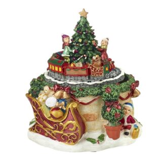 Spinning Christmas Scene with Train
